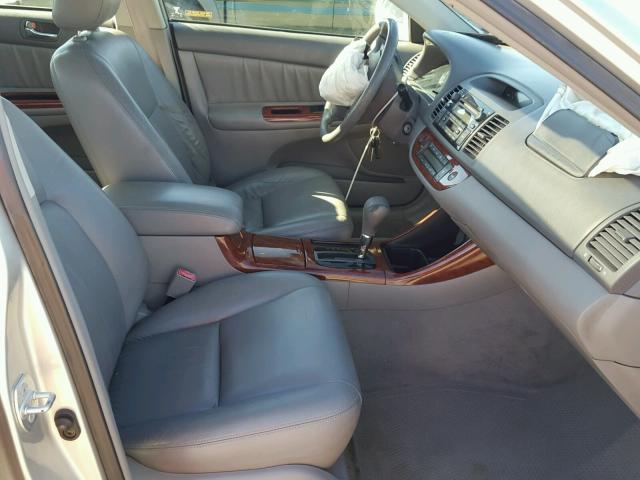4T1BF32K13U050096 - 2003 TOYOTA CAMRY LE ვერცხლისფერი ფოტო 5