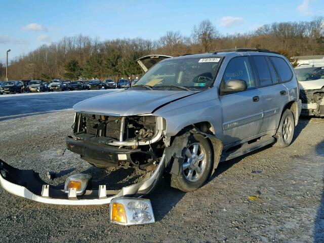 1GKDT13S952253863 - 2005 GMC ENVOY SILVER photo 2