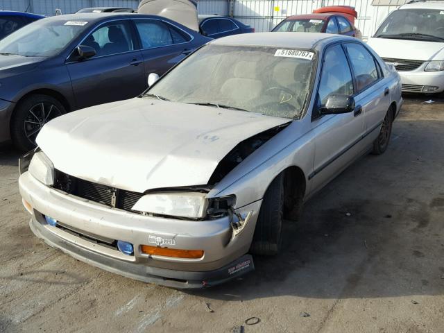 1HGCD5536VA274596 - 1997 HONDA ACCORD LX BEIGE photo 2