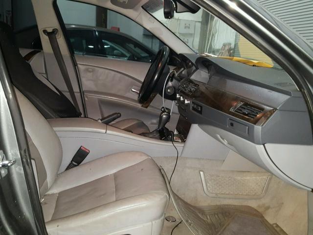 WBANF73576CU20511 - 2006 BMW 530 XI Grau Foto 5
