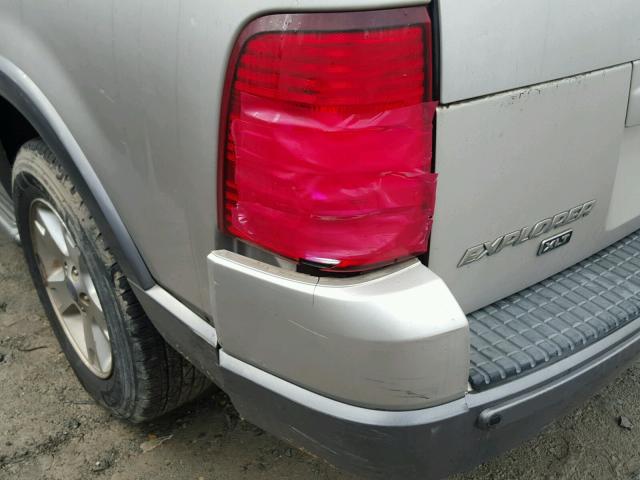 1FMDU83K84ZA20107 - 2004 FORD EXPLORER X SILVER photo 9