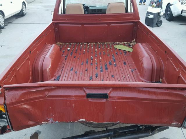 JT4RN55R8F0152176 - 1985 TOYOTA PICKUP 1/2 MAROON photo 6