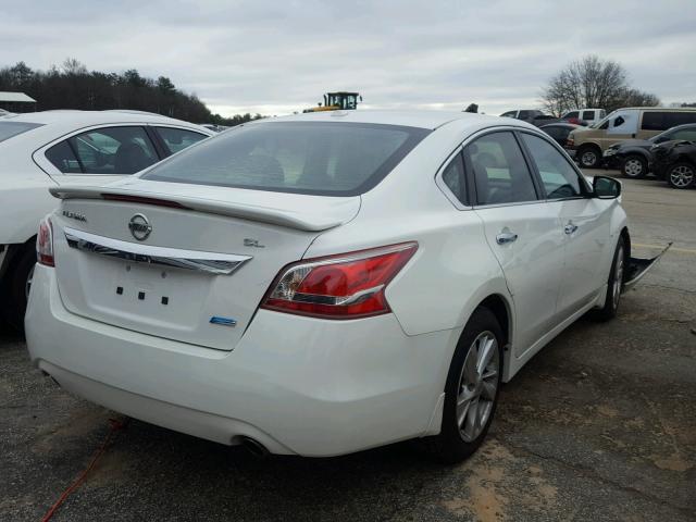 1N4AL3AP3DN524136 - 2013 NISSAN ALTIMA 2.5 WHITE photo 4