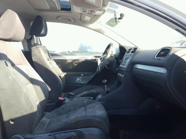 WVWAA7AJXAW273639 - 2010 VOLKSWAGEN GOLF 白色 照片 5