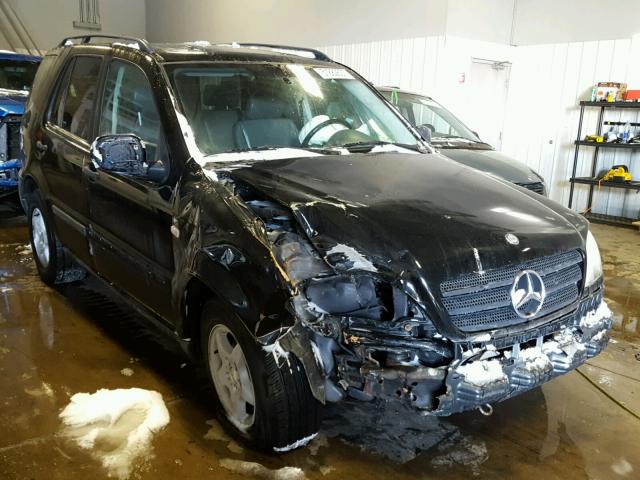 4JGAB54E6XA141320 - 1999 MERCEDES-BENZ ML 320 BLACK photo 1