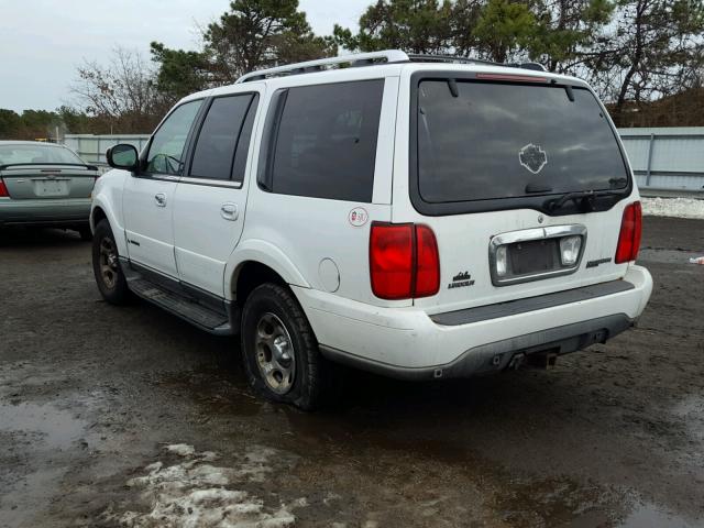 5LMFU28R82LJ13895 - 2002 LINCOLN NAVIGATOR WHITE photo 3