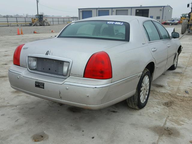 1LNHM82W23Y650862 - 2003 LINCOLN TOWN CAR S SILVER photo 4