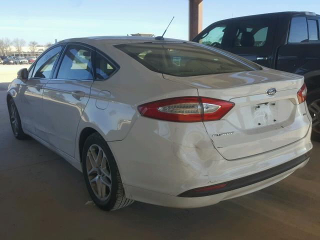 3FA6P0H79FR153157 - 2015 FORD FUSION SE WHITE photo 3