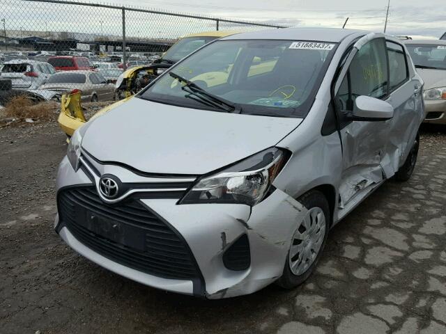 VNKKTUD31FA042764 - 2015 TOYOTA YARIS SILVER photo 2