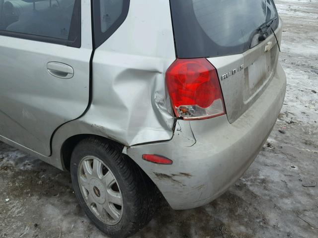 KL1TJ62634B148384 - 2004 CHEVROLET AVEO LS SILVER photo 9