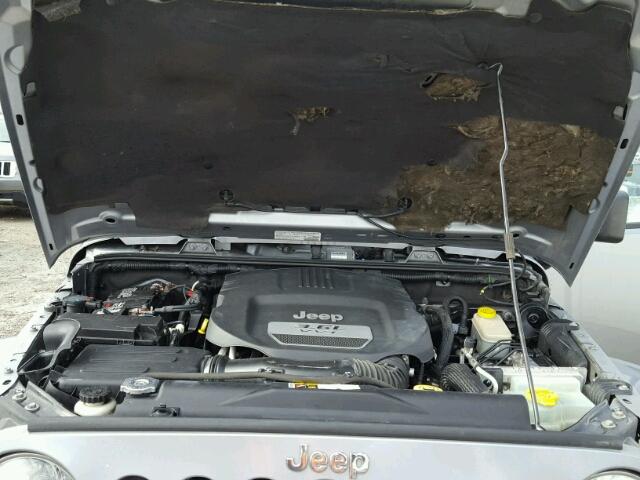 1C4BJWEGXDL602228 - 2013 JEEP WRANGLER U SILVER photo 7