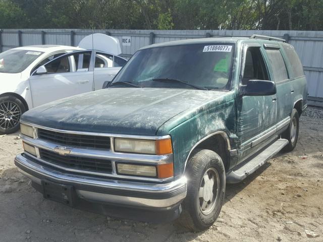 1GNEC13R8TJ374360 - 1996 CHEVROLET TAHOE C150 GREEN photo 2