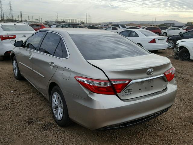 4T4BF1FK2FR471723 - 2015 TOYOTA CAMRY LE SILVER photo 3