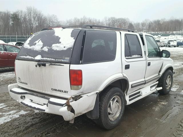 1GNDT13W61K217791 - 2001 CHEVROLET BLAZER WHITE photo 4