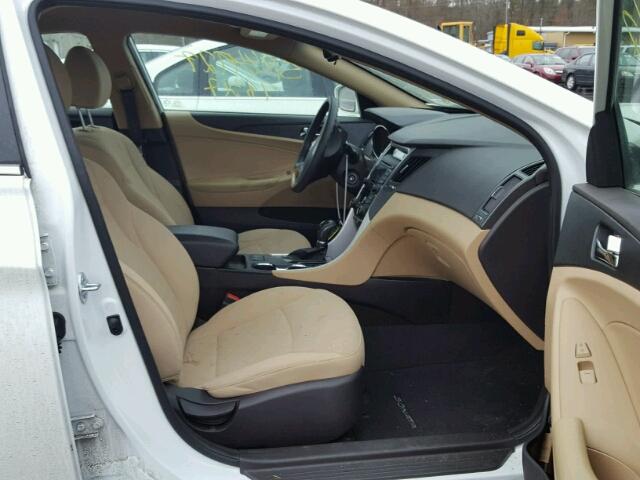 5NPEB4AC9DH545493 - 2013 HYUNDAI SONATA GLS WHITE photo 5