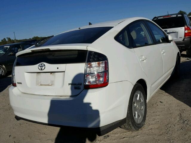 JTDKB20U553082184 - 2005 TOYOTA PRIUS WHITE photo 4