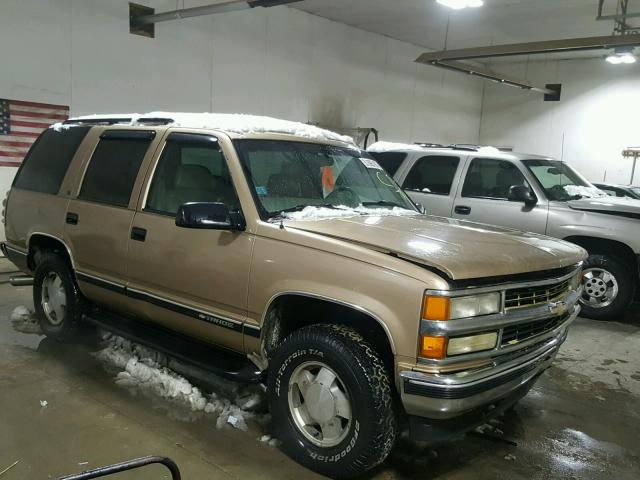 1GNEK13R8XJ480185 - 1999 CHEVROLET TAHOE K150 TAN photo 1