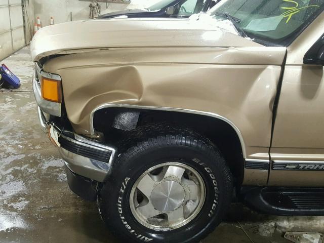 1GNEK13R8XJ480185 - 1999 CHEVROLET TAHOE K150 TAN photo 9