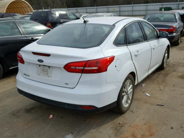 1FADP3F23FL206580 - 2015 FORD FOCUS SE WHITE photo 4