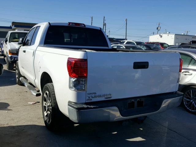 5TFRM5F19DX065077 - 2013 TOYOTA TUNDRA DOU WHITE photo 3