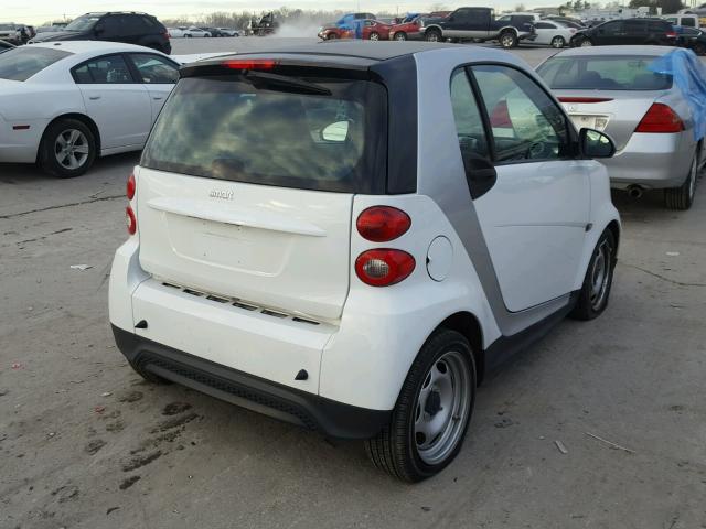 WMEEJ3BA4EK737418 - 2014 SMART FORTWO PUR SILVER photo 4