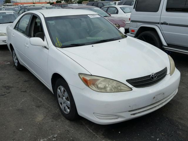 JTDBE32K720051184 - 2002 TOYOTA CAMRY LE WHITE photo 1