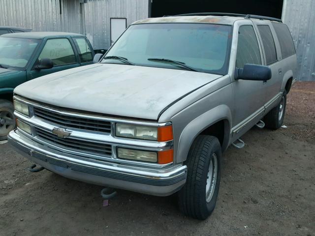 1GNGK26J2XJ486455 - 1999 CHEVROLET SUBURBAN K SILVER photo 2