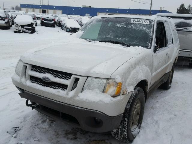 1FMYU70E82UB91038 - 2002 FORD EXPLORER S WHITE photo 2