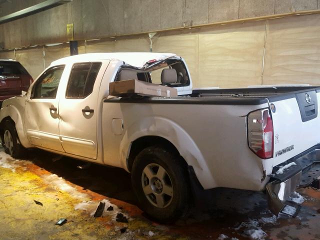 1N6AD09U57C404688 - 2007 NISSAN FRONTIER C WHITE photo 3