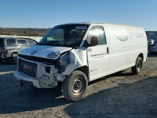 1GTHG39R811181393 - 2001 GMC SAVANA G35 WHITE photo 2