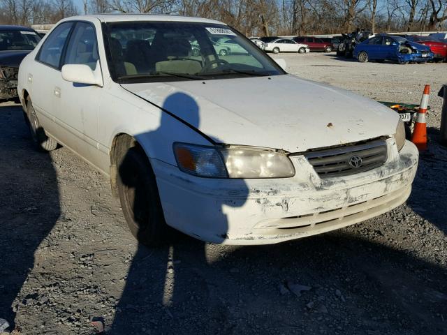 4T1BG22K0YU955217 - 2000 TOYOTA CAMRY CE WHITE photo 1