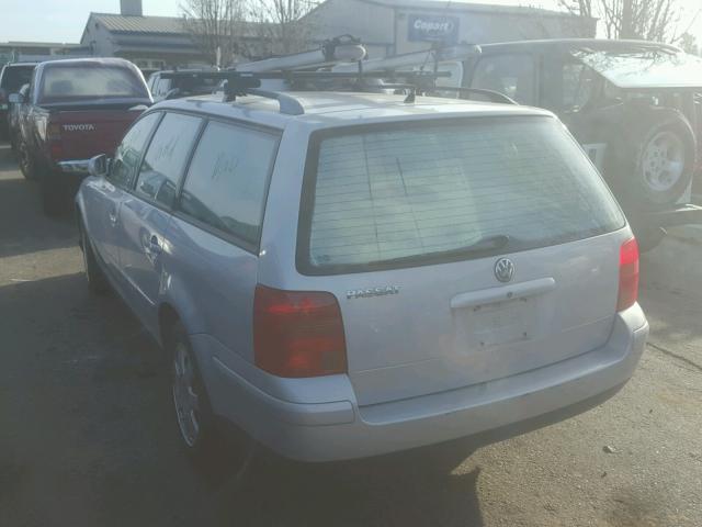 WVWNA63B4XE333687 - 1999 VOLKSWAGEN PASSAT GLS SILVER photo 3