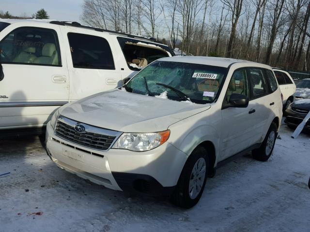 JF2SH6AC3AH732639 - 2010 SUBARU FORESTER 2 WHITE photo 2