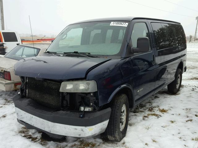 1GAHG35U451110832 - 2005 CHEVROLET EXPRESS G3 BLUE photo 2