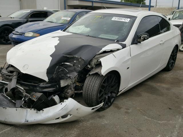 WBAWV13518P118311 - 2008 BMW 328 I SULE WHITE photo 2