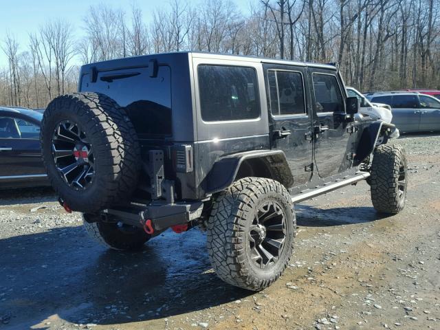 1C4HJWFG4HL525578 - 2017 JEEP WRANGLER U BLACK photo 4