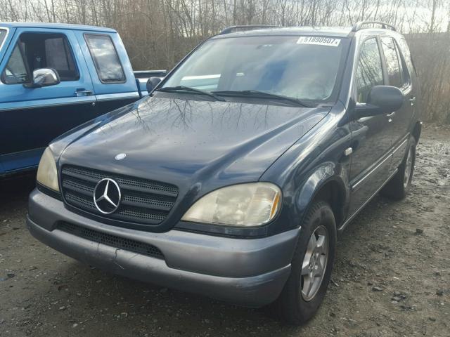 4JGAB54E7XA085436 - 1999 MERCEDES-BENZ ML 320 BLUE photo 2