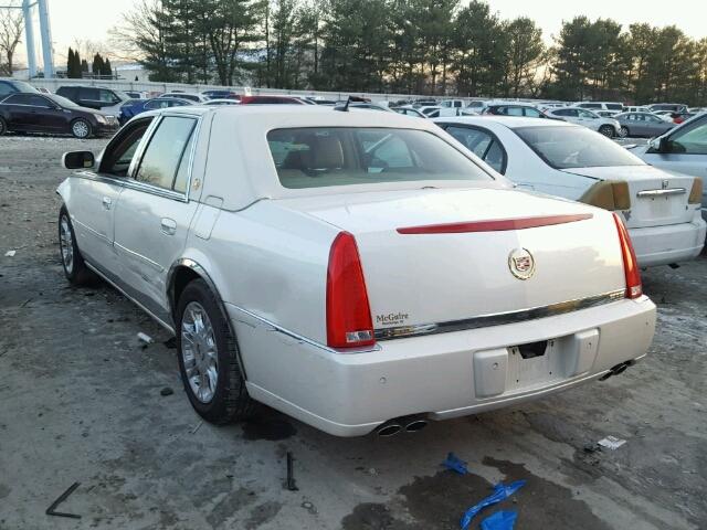 1G6KD57Y88U109500 - 2008 CADILLAC DTS WHITE photo 3