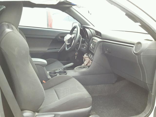 JTKJF5C75B3019047 - 2011 TOYOTA SCION TC 白色 照片 5