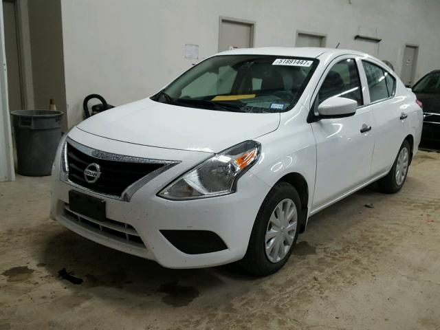 3N1CN7AP6GL841873 - 2016 NISSAN VERSA S WHITE photo 2