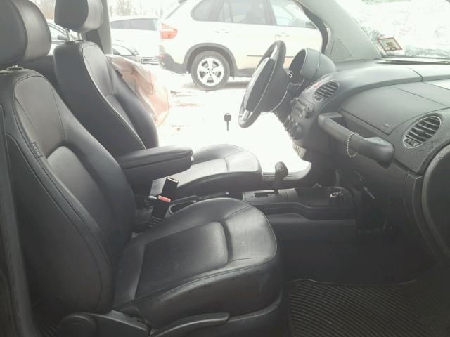 3VWPW31C38M520593 - 2008 VOLKSWAGEN NEW BEETLE 黑色 照片 5