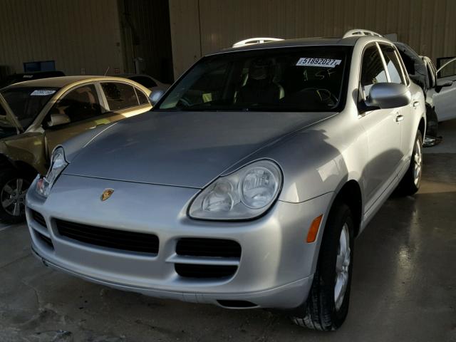 WP1AA29P45LA25694 - 2005 PORSCHE CAYENNE SILVER photo 2