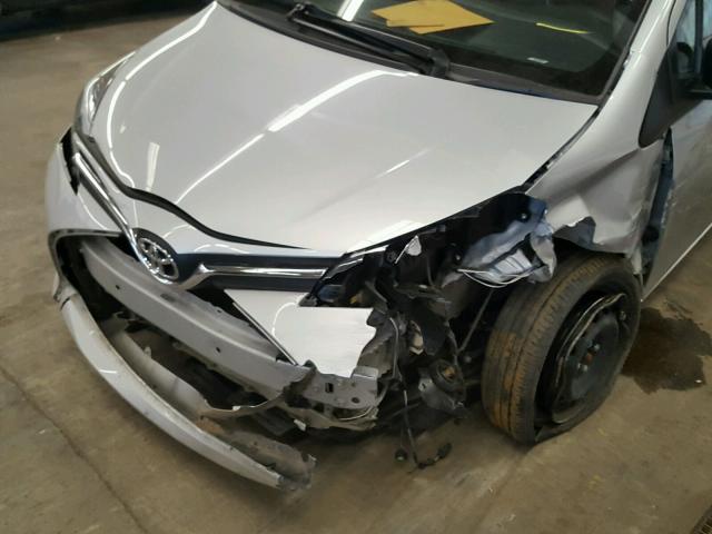 VNKKTUD38HA081628 - 2017 TOYOTA YARIS L SILVER photo 9