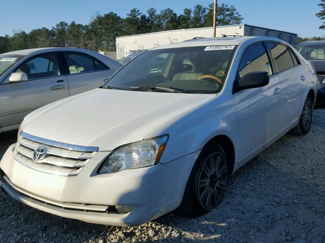 4T1BK36BX7U190997 - 2007 TOYOTA AVALON XL WHITE photo 2