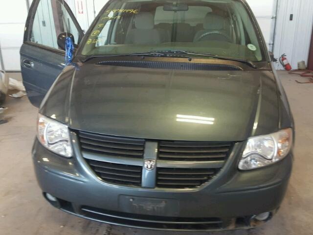 2D4GP44L26R919019 - 2006 DODGE GRAND CARA GREEN photo 7