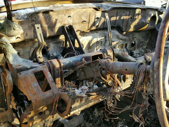 KNDUP132756728886 - 2005 KIA SEDONA EX BURN photo 8