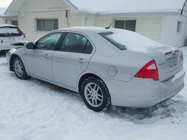 3FAHP0GA7AR205156 - 2010 FORD FUSION S SILVER photo 3