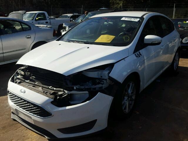 1FADP3K28FL259247 - 2015 FORD FOCUS SE WHITE photo 2