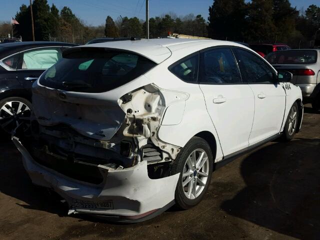 1FADP3K28FL259247 - 2015 FORD FOCUS SE WHITE photo 4