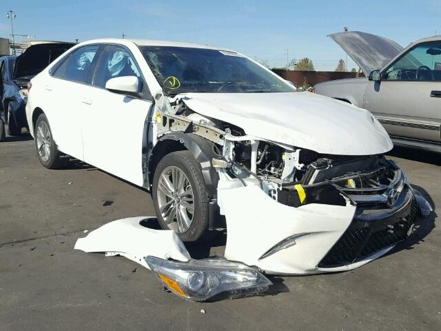 4T1BF1FK7FU109235 - 2015 TOYOTA CAMRY LE WHITE photo 1